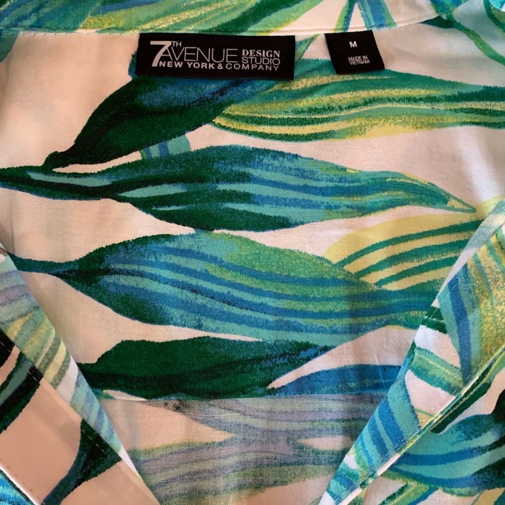 NY&Company Fitted Blouse with sleeves - Picture 7 of 13